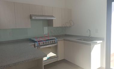 CASA NUEVA DE UNA SOLA PLANTA EN FRACCIONAMIENTO CON AMENIDADES DE LUJO