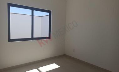 CASA NUEVA DE UNA SOLA PLANTA EN FRACCIONAMIENTO CON AMENIDADES DE LUJO