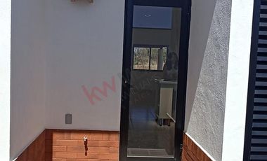 CASA NUEVA DE UNA SOLA PLANTA EN FRACCIONAMIENTO CON AMENIDADES DE LUJO