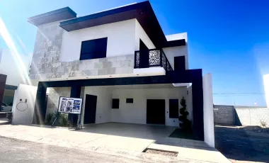 Casa en venta en Rincón de los Encinos, Saltillo, Coahuila de Zaragoza