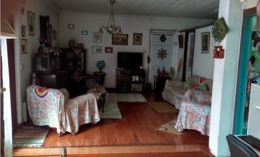 AV. DEPARTAMENTAL. EXCELENTE  PROPIEDAD PARA INVERTIR O VIVIR.