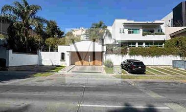 CASA EN VENTA CONDOMINIO LOMA REAL