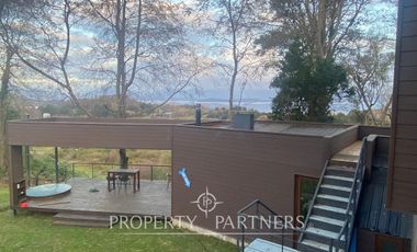Casa con vista y acceso al Lago Ranco