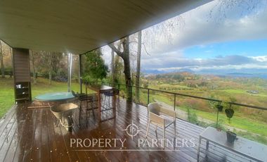 Casa con vista y acceso al Lago Ranco