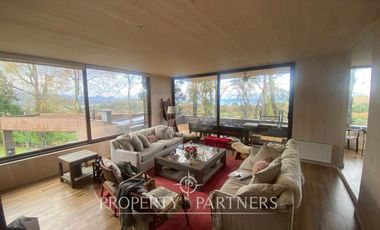 Casa con vista y acceso al Lago Ranco