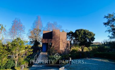 Casa con vista y acceso al Lago Ranco
