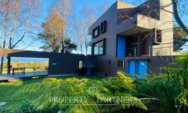 Casa con vista y acceso al Lago Ranco