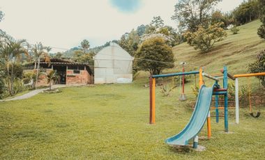 Finca en venta vereda el Jardín en Medellín