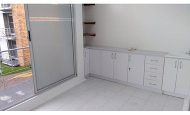 ARRIENDO O VENDO OFICINA CONSULTORIO OFICHIA 41 M2 CHA