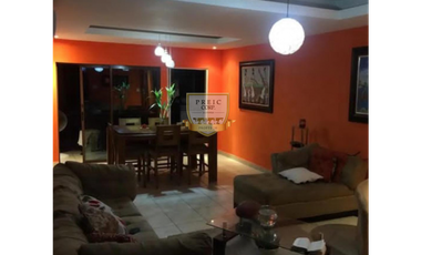 VENTA DE AMPLIA CASA EN BRISAS DEL GOLF