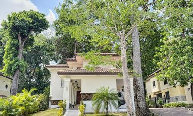 Venta de casa en Clayton (Senderos de Camino de Cruces) GTA