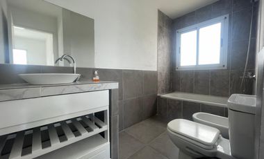 Alquiler de casa amoblada en el Barrio Santa Juana-  Canning