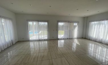 Alquiler de casa amoblada en el Barrio Santa Juana-  Canning