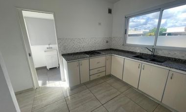 Alquiler de casa amoblada en el Barrio Santa Juana-  Canning