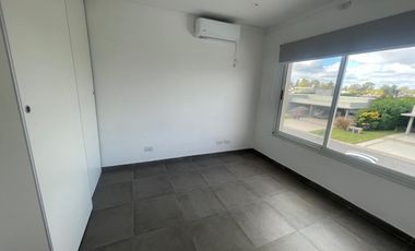 Alquiler de casa amoblada en el Barrio Santa Juana-  Canning