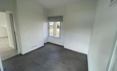 Alquiler de casa amoblada en el Barrio Santa Juana-  Canning