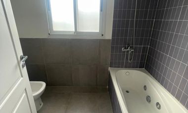 Alquiler de casa amoblada en el Barrio Santa Juana-  Canning