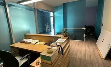 Amplia oficina acondicionada en Venta de 425m2 edificio en Valle Oriente