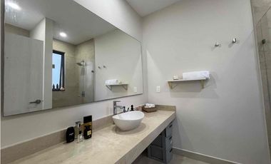 casa con vista al canal 3 habitaciones 3 baños Playa del Carmen