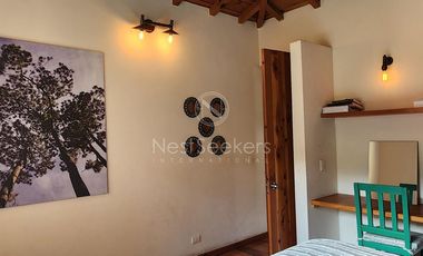 CASA EN VENTA TOTALMENTE AMUEBLADA.