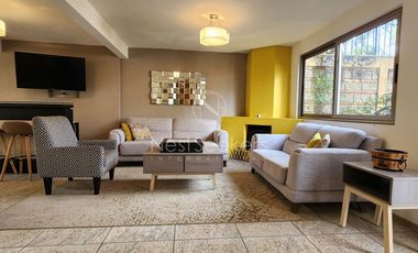 CASA EN VENTA TOTALMENTE AMUEBLADA.