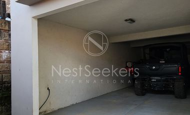 CASA EN VENTA TOTALMENTE AMUEBLADA.