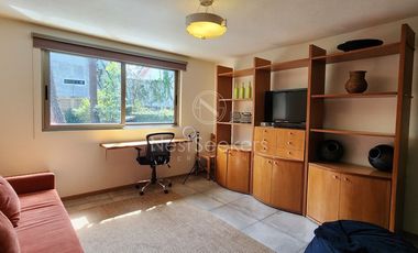 CASA EN VENTA TOTALMENTE AMUEBLADA.