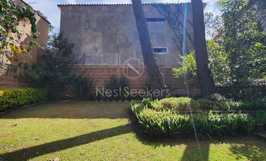 CASA EN VENTA TOTALMENTE AMUEBLADA.