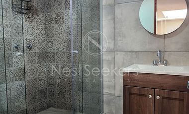 CASA EN VENTA TOTALMENTE AMUEBLADA.
