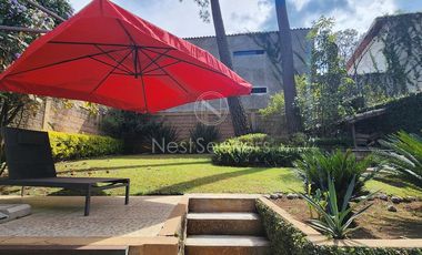 CASA EN VENTA TOTALMENTE AMUEBLADA.