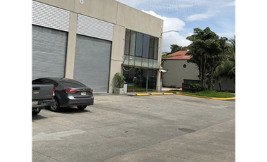 OFIDEPÓSITO VILLA ZAITA (225m2) - PH