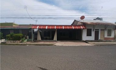 ALQUILO CASA EN CHITRE, CERCA AL PARQUE UNION - DISPONIBLE 10 DE MARZO