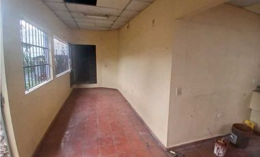 ALQUILO CASA EN CHITRE, CERCA AL PARQUE UNION - DISPONIBLE 10 DE MARZO