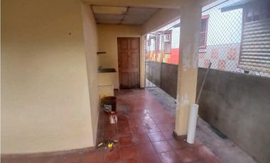 ALQUILO CASA EN CHITRE, CERCA AL PARQUE UNION - DISPONIBLE 10 DE MARZO