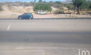 TERRENO COMERCIAL EN RENTA