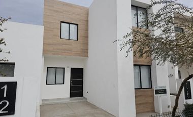 CASA EN VENTA MODELO ROBLE, EN BOSQUES, SECTOR VIÑEDOS, TORREON, COAHUILA