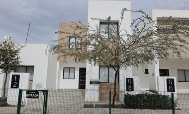 CASA EN VENTA MODELO ROBLE, EN BOSQUES, SECTOR VIÑEDOS, TORREON, COAHUILA