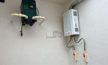 OPORTUNIDAD CASA EN VENTA EN CANCUN 4 RECAMARAS, UNA EN PB. CTO DE SERVICIO CON BAÑO