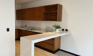 OPORTUNIDAD CASA EN VENTA EN CANCUN 4 RECAMARAS, UNA EN PB. CTO DE SERVICIO CON BAÑO