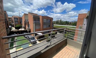 VENTA de CASA RESIDENCIAL en MOSQUERA