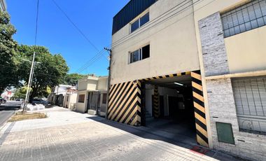Galpón o edificio de cocheras. Lote constructoras. La Plata
