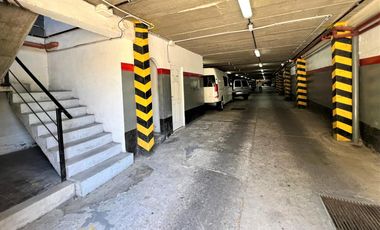 Galpón o edificio de cocheras. Lote constructoras. La Plata