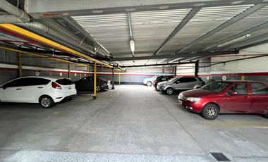 Galpón o edificio de cocheras. Lote constructoras. La Plata