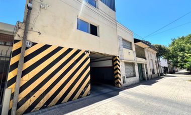 Galpón o edificio de cocheras. Lote constructoras. La Plata
