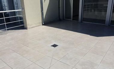 VENDO GRAN OFICINA EN ZONA MACROCENTRO - EDIFICIO DE CATEGORIA CON SUM Y TERRAZA