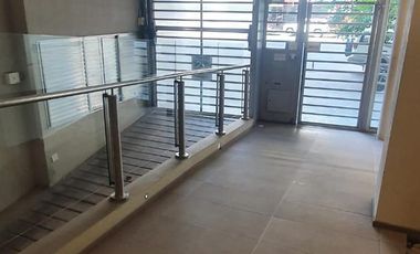 VENDO GRAN OFICINA EN ZONA MACROCENTRO - EDIFICIO DE CATEGORIA CON SUM Y TERRAZA