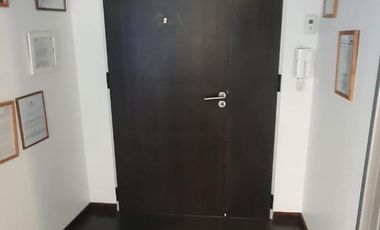 VENDO GRAN OFICINA EN ZONA MACROCENTRO - EDIFICIO DE CATEGORIA CON SUM Y TERRAZA