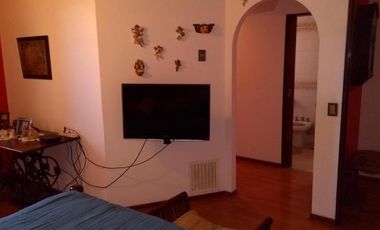 CHALET DE 5 AMB CON JARDIN Y COCHERA PASANTE .