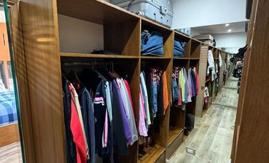 CASA 5 AMB. VENTA LANUS C/QUINCHO JARDIN Y PILETA