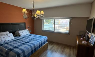 CASA 5 AMB. VENTA LANUS C/QUINCHO JARDIN Y PILETA